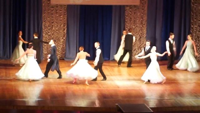 Вальс Гимназии От Студии Бального Танца "Элегия" на 95-Летнем Юбилее Гимназии смотреть онлайн