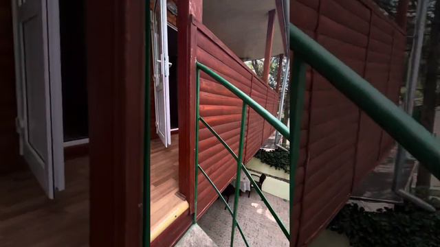 Сдаётся ( № - 68 ) двухэтажный домик, два отдельных номера, Новый Свет, Крым, рядом с Голицына 32. смотреть онлайн