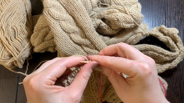 Жилет спицами. Мастер-класс. Ч. 2. Вяжем стильный жилет с косами. смотреть онлайн