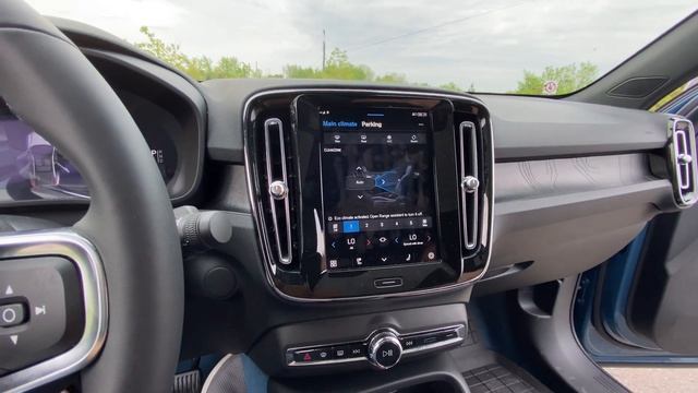 Episode 176 - 2022 Volvo C40 Recharge Ultimate P8 AWD Review смотреть онлайн