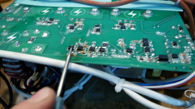 Grovers MMA-200G / Гарантийный ремонт / Смотрим что внутри / Замер тока смотреть онлайн