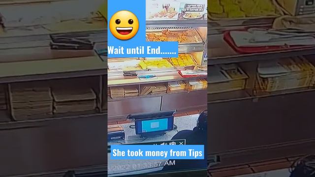 😱Customer stealing money from tips in New York Restaurant 💰🇺🇸 #viral #viralvideo #shortsvideo #nyc смотреть онлайн