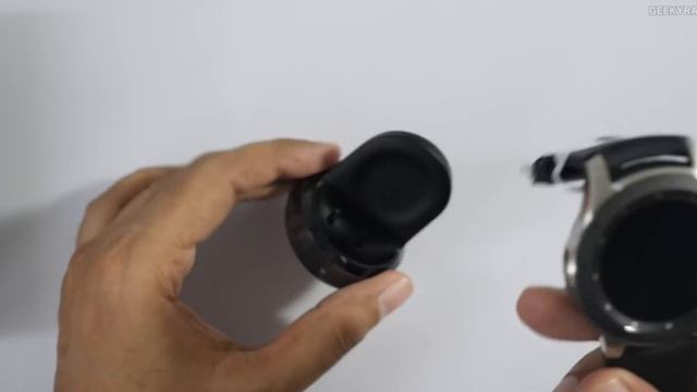 Samsung Galaxy Watch Unboxing & Overview 46mm (2018 Edition) смотреть онлайн
