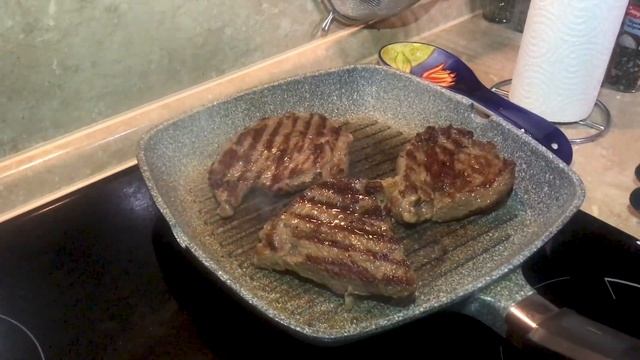 Стейк из говядины. Как приготовить вкусный стейк дома | как правильно пожарить стейк смотреть онлайн