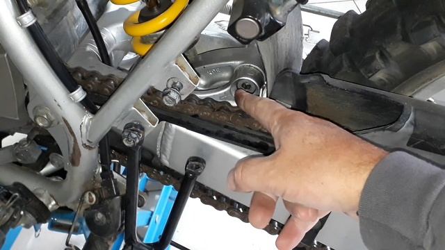 Honda Tornado XR 250 - Desmontar retirar monoshock - amortiguador - bajar altura - mantenimiento смотреть онлайн