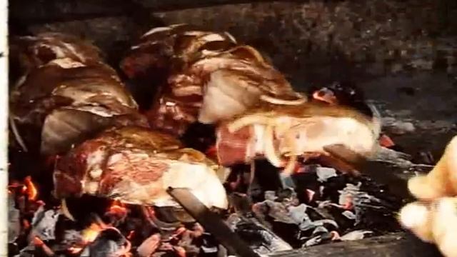 Сюжет программы "Покупая проверяй" о технологии приготовления колбасы смотреть онлайн