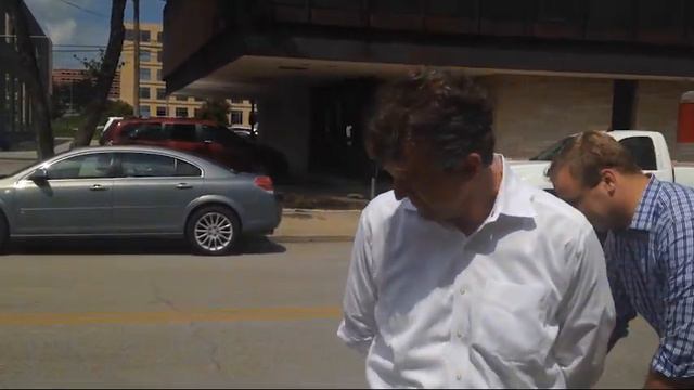 IDP Chairman Scott Brennan Does the Ice Bucket Challenge смотреть онлайн