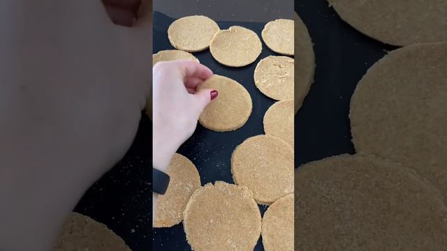 КЕТО ВАРЕНИКИ С ТВОРОГОМ И ВИШНЕВЫМ СИРОПОМ