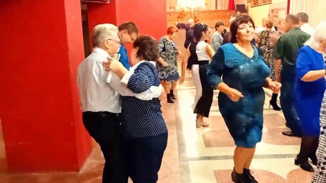 Воскресный вечер. 12.11. смотреть онлайн