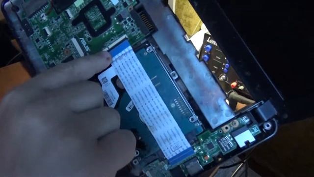 Ремонтируем нетбук ASUS eeepc 1001 PXD смотреть онлайн