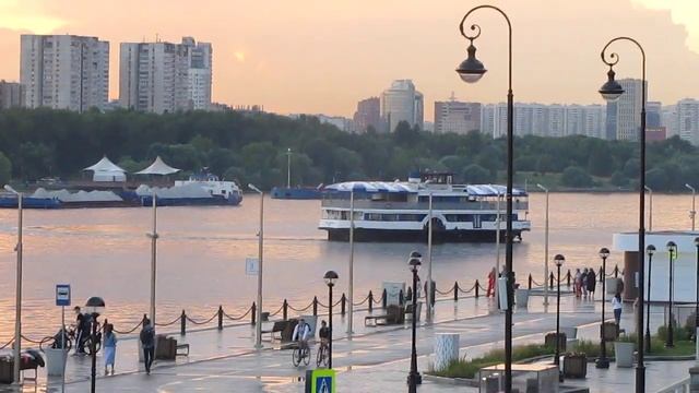 Старинный теплоход "Анна Каренина" на Речном вокзале в Москве. #video смотреть онлайн