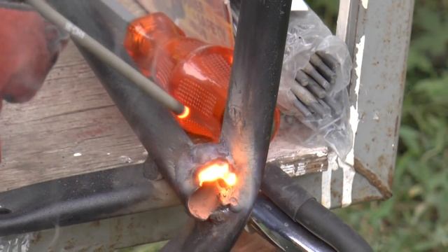 Самый лучший сварочный аппарат. Полуавтомат Tesla MIG/MAG/TIG/MMA 303 смотреть онлайн