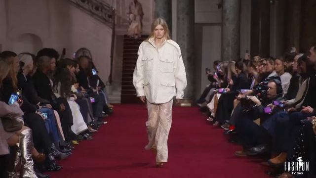 Ready-to-Wear -показ осень 2024 смотреть онлайн