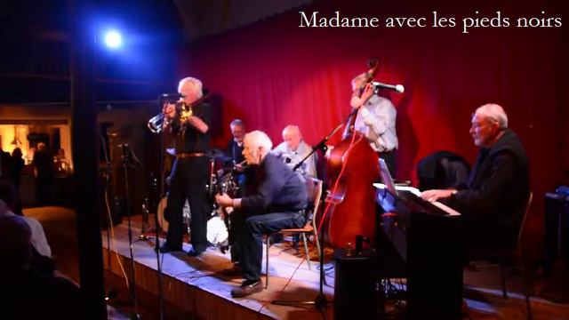 Blue Light Jazzband, Madame avec les pieds noirs смотреть онлайн