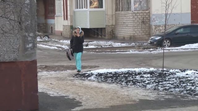ЛЮДИ СХОДЯТ С УМА - СОБАКА СОСЕДЕЙ ЛАЕТ ПОСТОЯННО смотреть онлайн