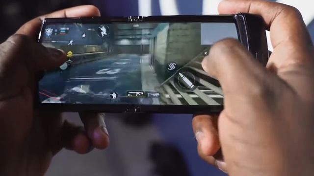 Обзор Motorola RAZR 2019