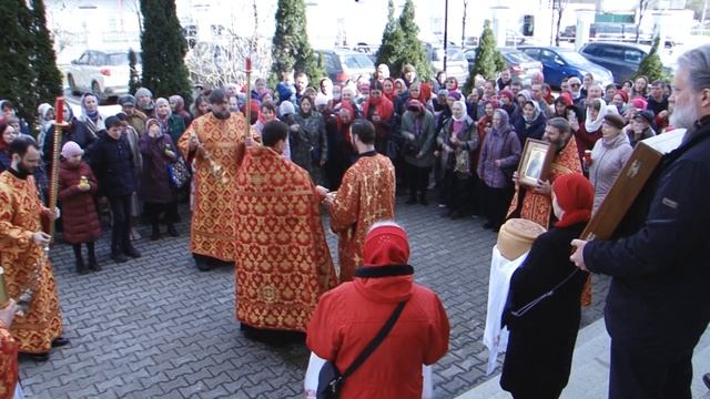 Крестный ход. Пятница Светлой седмицы. Иконы Божией Матери «Живоносный источник». смотреть онлайн
