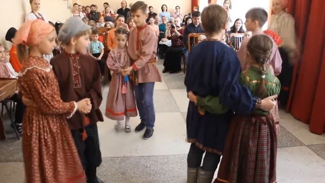 "Тустеп". Исполняют воспитанники центра "Домострой". смотреть онлайн