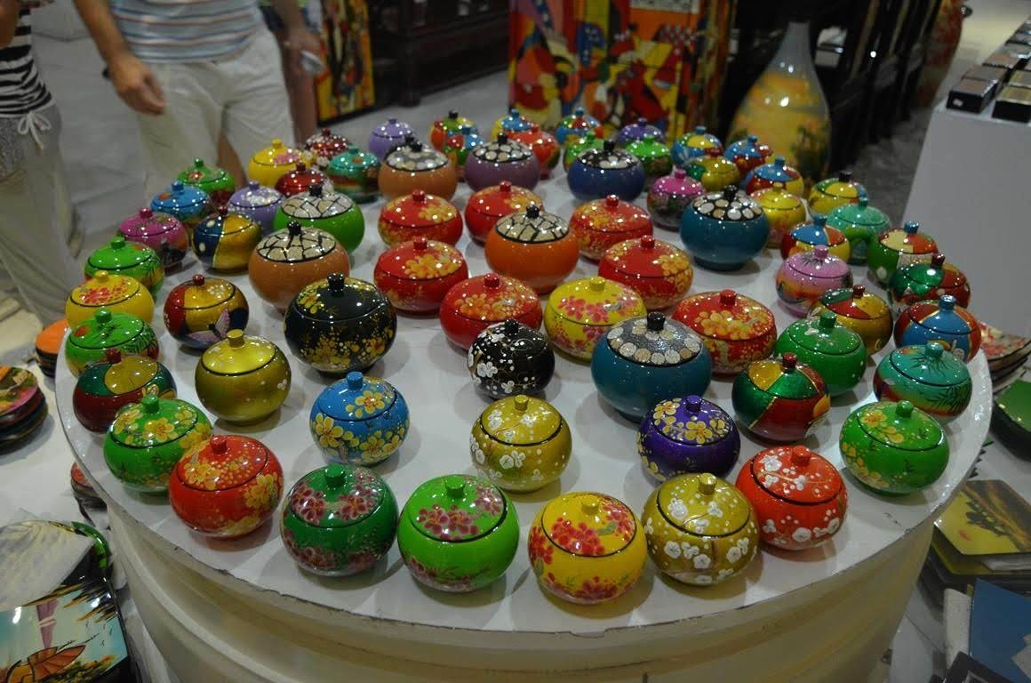 Сайгон. Фабрика-магазин лакокрасочных изделий . 2015