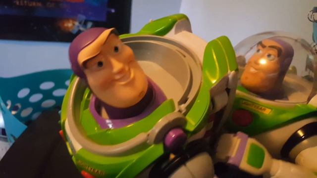 Buzz Vs Utility Belt Buzz [Live Action Toy Story Reenactment] смотреть онлайн