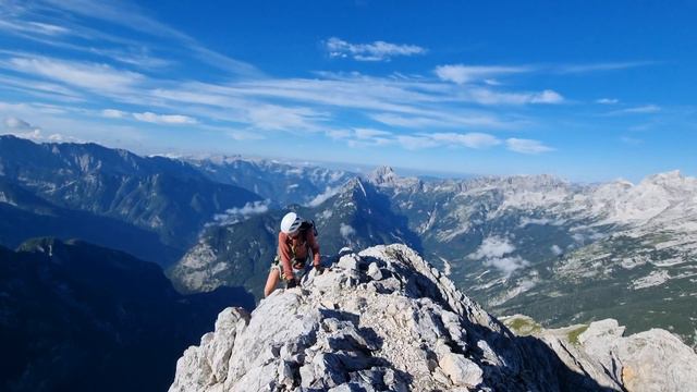 Slovenian Mountain Trail | Day 19 - Stages 22 and 23 | Poštarski dom to Zavetišče pod Špičkom смотреть онлайн
