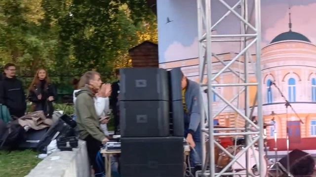 Живая музыка из саундтреков в Центре Мира смотреть онлайн