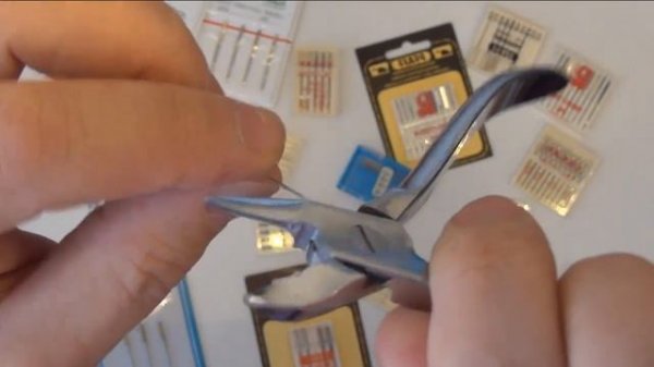 Почему Иголка не Вставляется в Иглодержатель и как её от туда ВЫТАЩИТЬ