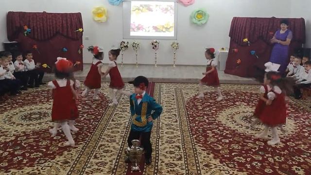 Танец Самовар. Исполняет старшая группа садик "Жумбак" г. Атырау смотреть онлайн