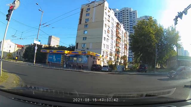 Паркинг Оушен плаза и Позняки через Южный мост смотреть онлайн