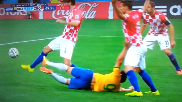 A bad call by a referee. World Cup 2014 смотреть онлайн