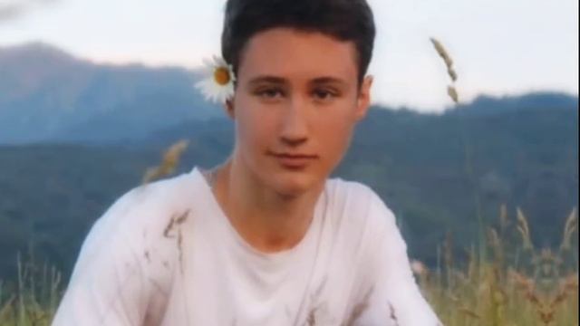 напишите в комментариях кто лучше!!! смотреть онлайн