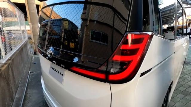 TOYOTA　NOAH　 HYBRID　S-Zホワイトパールクリスタルシャイン/トヨタ　ノア　S-Z 2022 смотреть онлайн