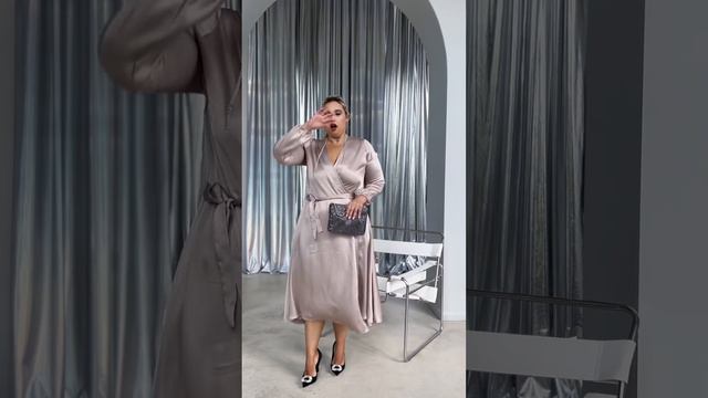 9 ЦВЕТОВ ПЛАТЬЯ НА ЗАПАХ - ты устанешь выбирать!😁 Заходи на Lamoda и ищи I WANT MORE✨ смотреть онлайн