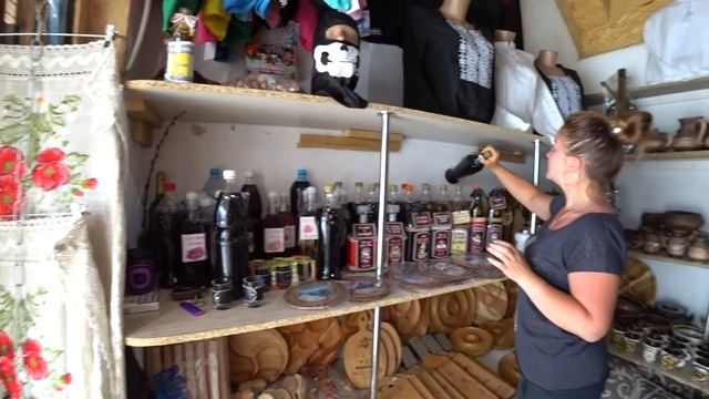 "ПЕРЕВЕРНУТА-ХАТА".РЫНОК СУВЕНИРОВ. Западная Украина. Буковель. смотреть онлайн