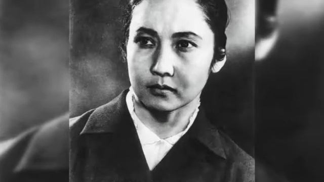 Знаменитые люди на банкнотах. Бюбюсара Бейшеналиева. Famous people on banknotes. Byubyusara Beyshe смотреть онлайн