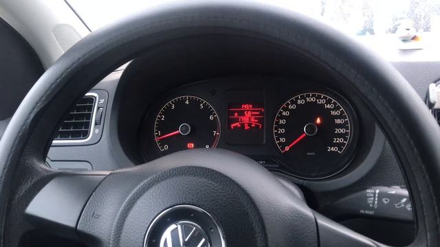Чистка форсунок омывателя Volkswagen Polo Sedan смотреть онлайн