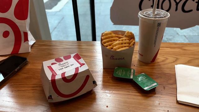 VLOG: ДНИ ВИЗАЖИСТА В ТОРОНТО |ЗАПУСК ДРОНА | МУЗЕЙ | МАКИЯЖ С ПОКАЗА MAISON MARGIELA смотреть онлайн