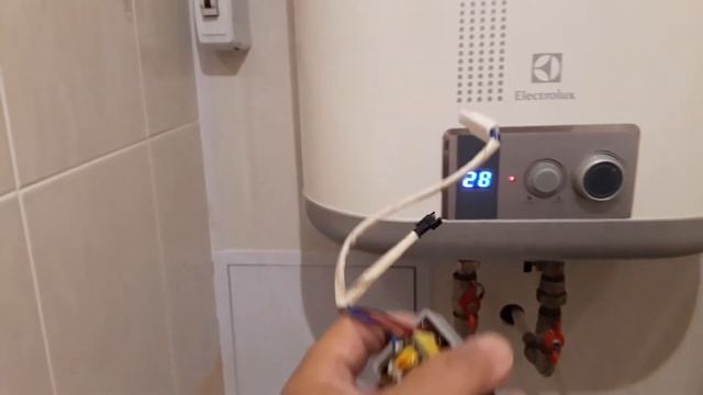 Бойлер Электролюкс центурио 80. Маде ин Китай .Дисплей не показывает температуру воды смотреть онлайн