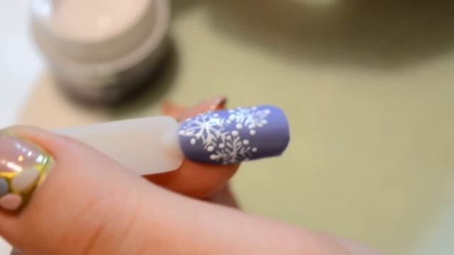 РИСУЕМ СНЕЖИНКИ.НОВОГОДНИЙ ДИЗАЙН.MERRY CHRISTMAS NAILS.NAIL ART смотреть онлайн