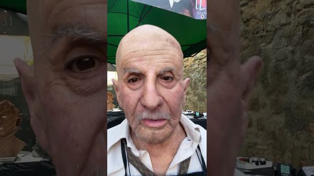 Том Круз нервно курит в сторонке: ребята из Италии выпускают ужасно реалистичные силиконовые маски смотреть онлайн