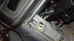 Mercedes w639 Vito 2008 год как снять замок зажигания. Приборную панель.