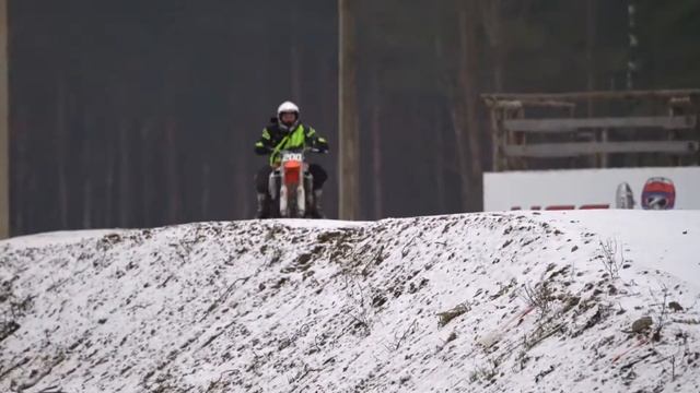 WP - GSXR1000 - FrozenMoto 1000cc SnowSuperBike смотреть онлайн