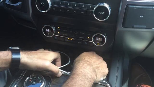How to use Waze on Ford SYNC 3 and an Apple iPhone with Apple CarPlay смотреть онлайн