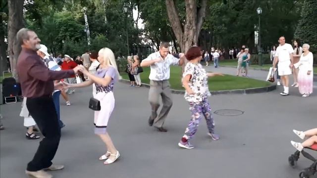 ПОЦЕЛУЙ МЕНЯ УДАЧАА ЗАХОЧЕШЬ ОБНИМИ