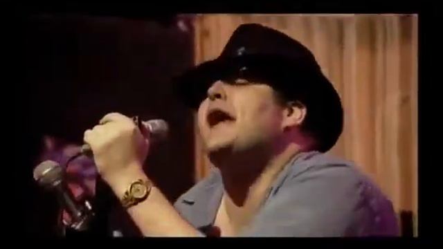 Incredible harmonica performance by John Popper on "No Woman No Cry." смотреть онлайн