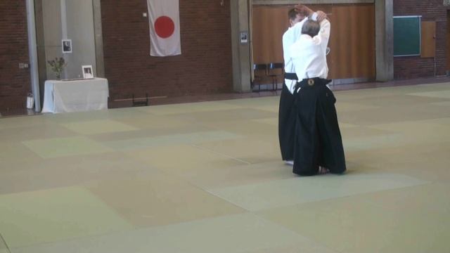 16 Айханми Кататедори Утикайтен Ирими (Растяжение)