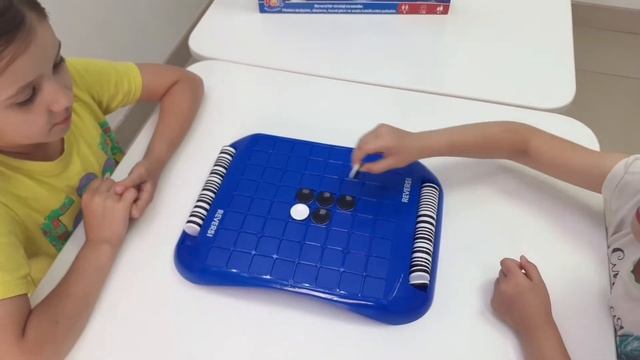 Видеообзор игры Reversi /Реверсы, 5+