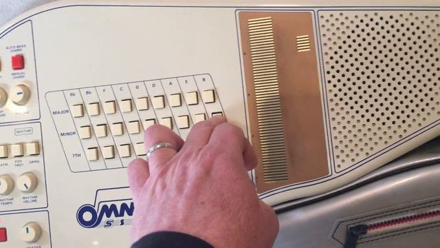 Suzuki Omnichord OM-27 Synth Rhythm Machine Japan смотреть онлайн