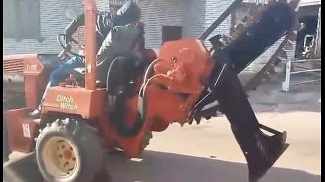 Траншеекопатель кабелеукладчик Ditch Witch 3700 смотреть онлайн