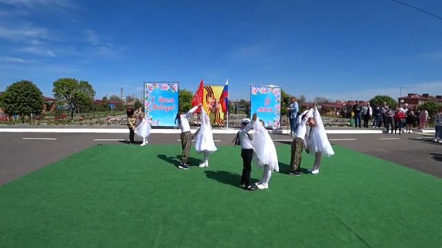 МБДОУ Детский сад № 7 "Золотой ключик" г. Гуково. Детский танец "Журавли" смотреть онлайн